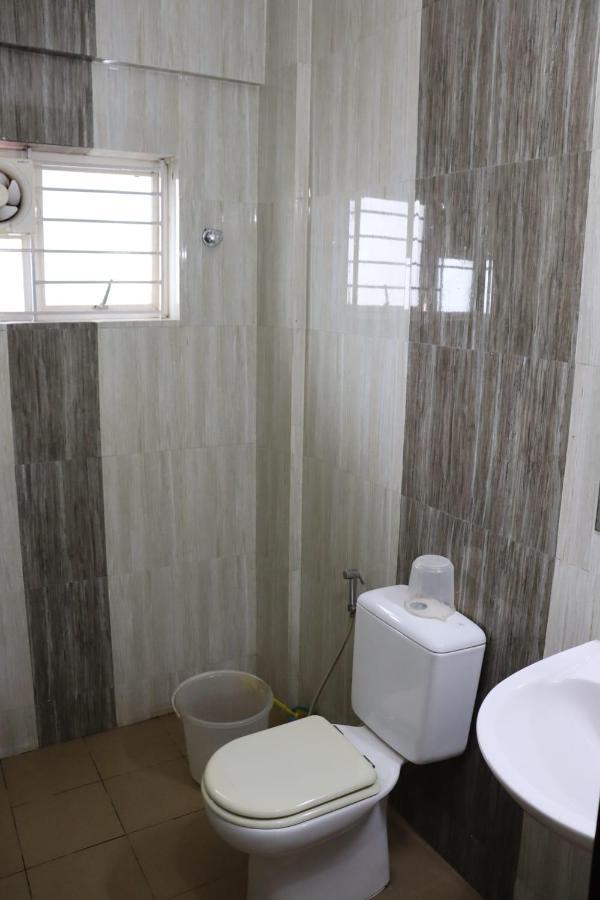 Uthradam Towers Hotel Thiruvananthapuram Kültér fotó