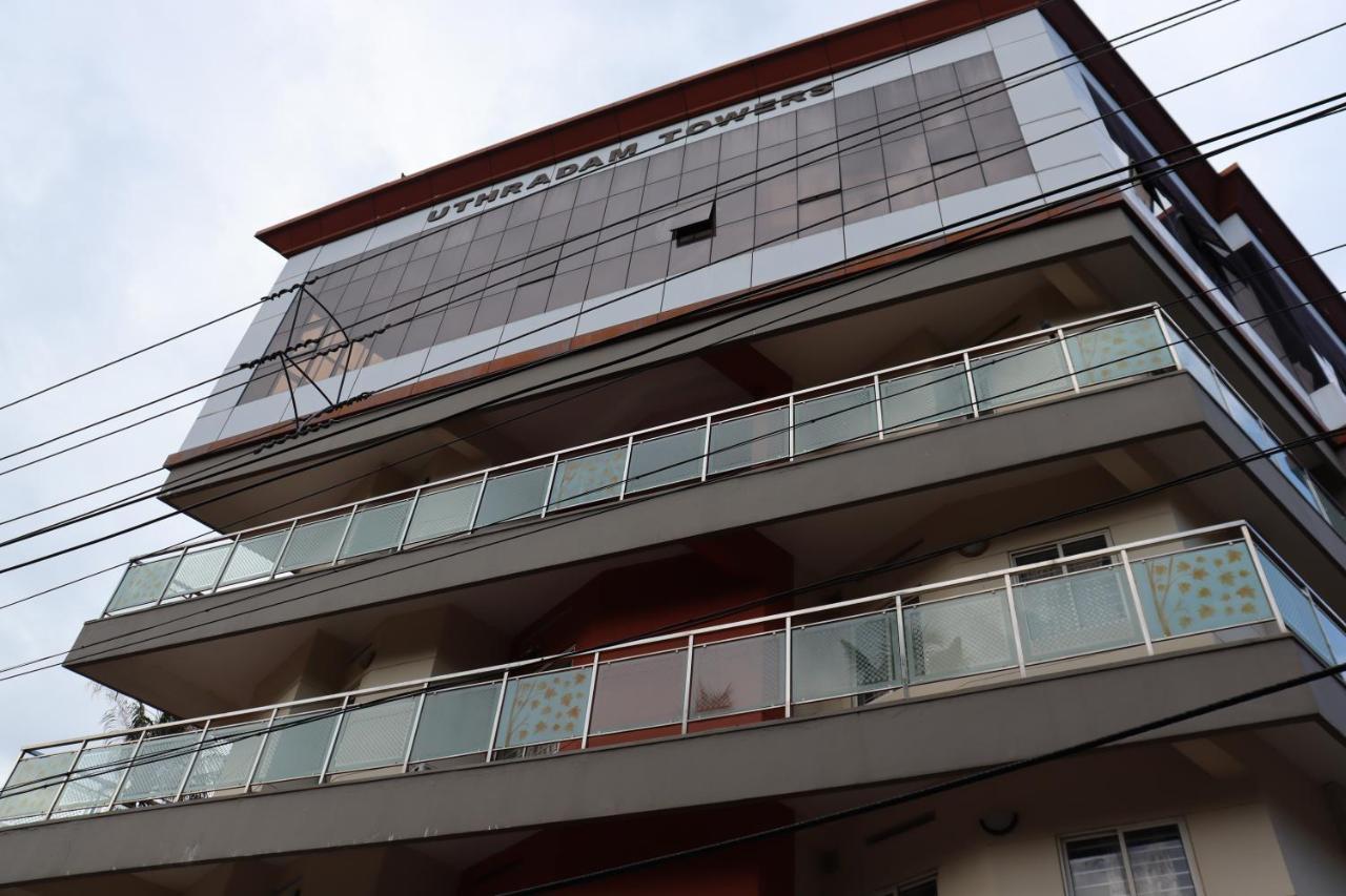 Uthradam Towers Hotel Thiruvananthapuram Kültér fotó