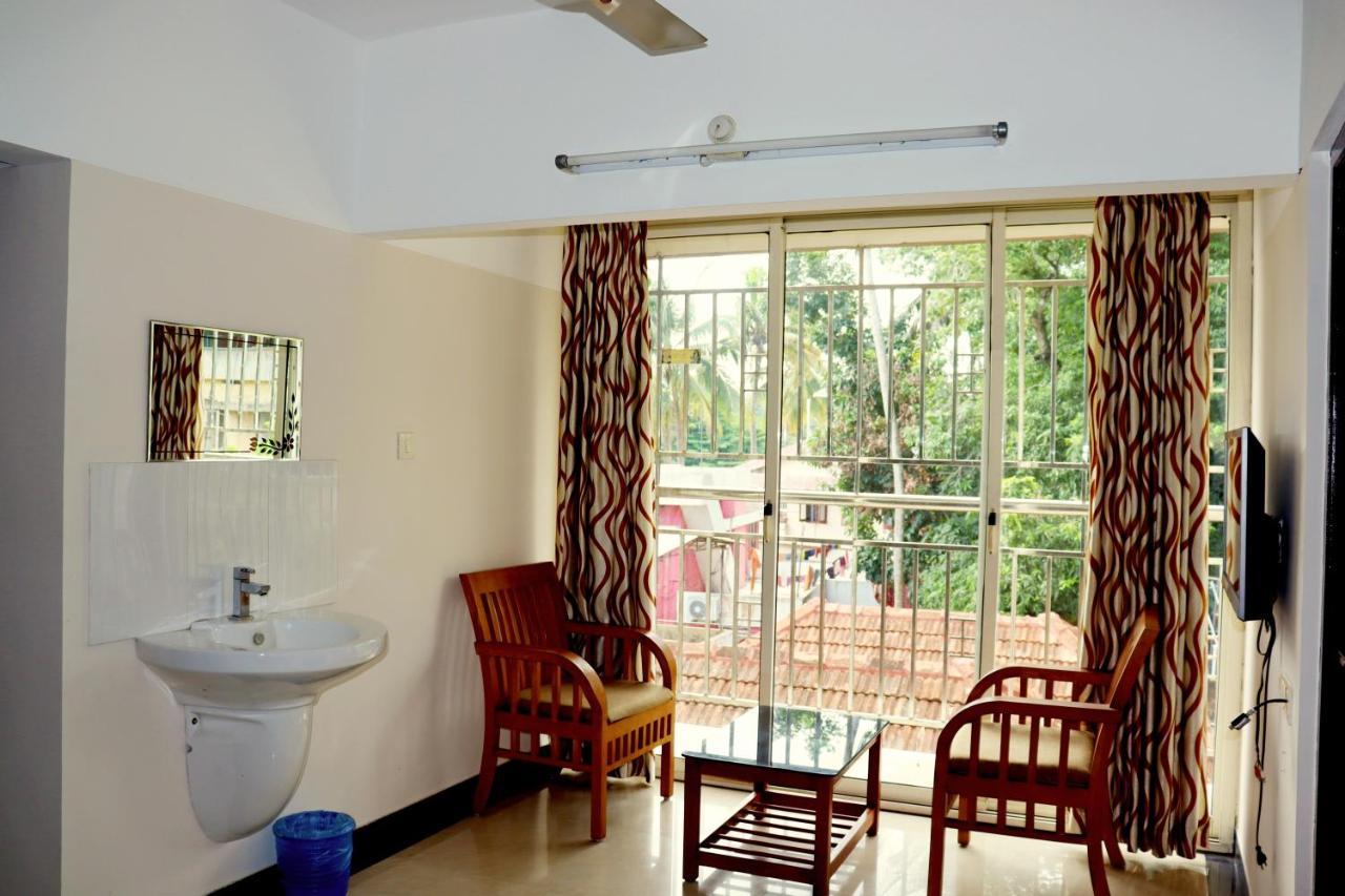 Uthradam Towers Hotel Thiruvananthapuram Kültér fotó