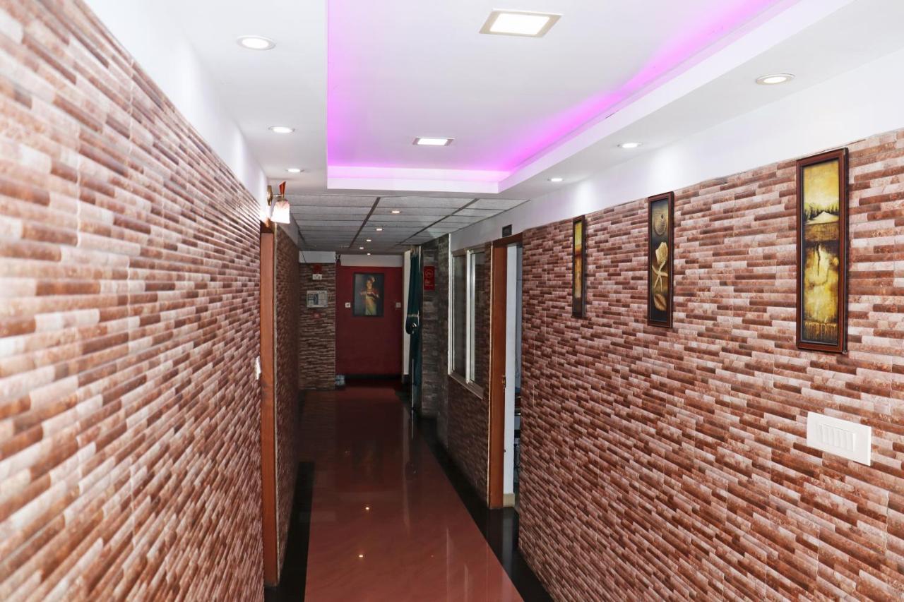 Uthradam Towers Hotel Thiruvananthapuram Kültér fotó