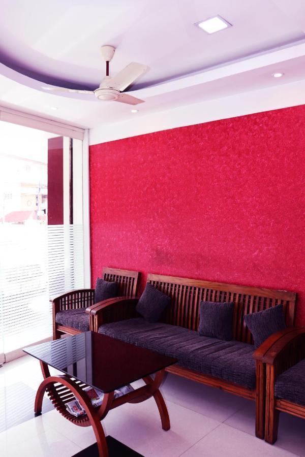 Uthradam Towers Hotel Thiruvananthapuram Kültér fotó